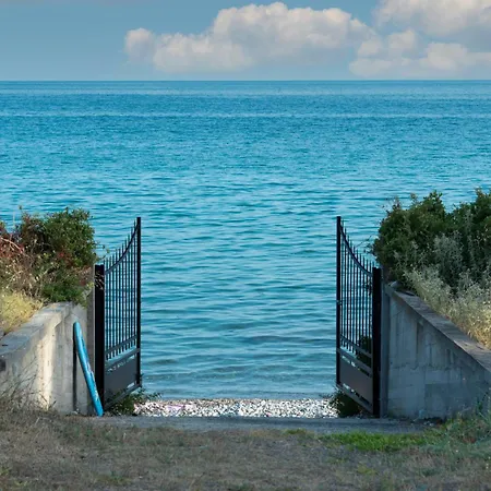 Alkea Beachfront Moles Kalives Halkidiki *